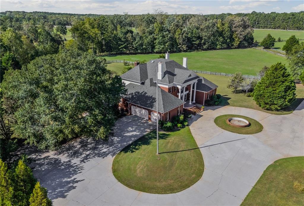 1202 Hodges Circle