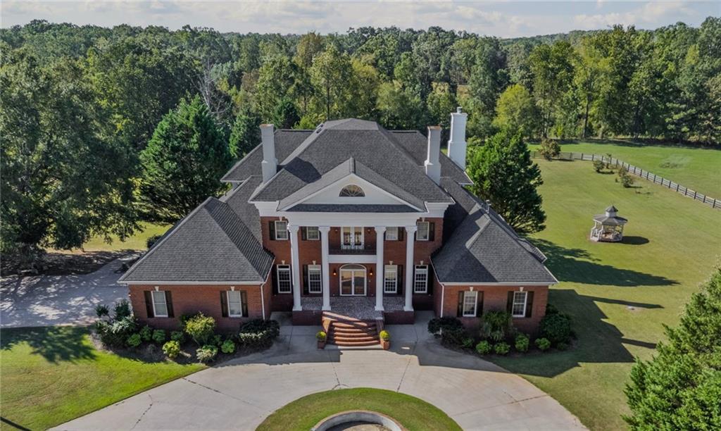 1202 Hodges Circle