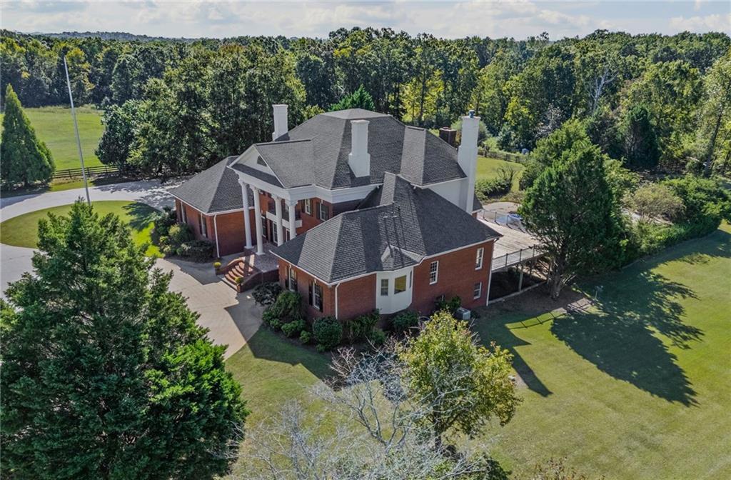1202 Hodges Circle