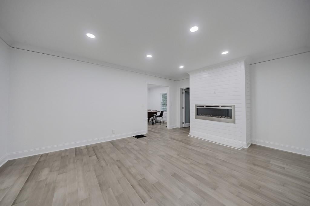 593 Lynnhaven Drive SW