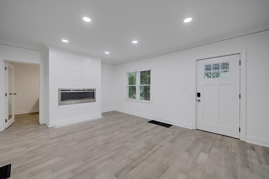 593 Lynnhaven Drive SW