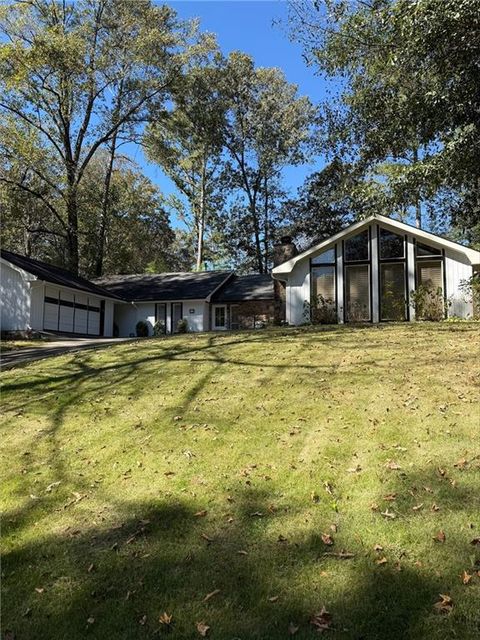 Photo of 392 Greenfield Court Ct, Marietta, GA 30068 (MLS # 7667269)