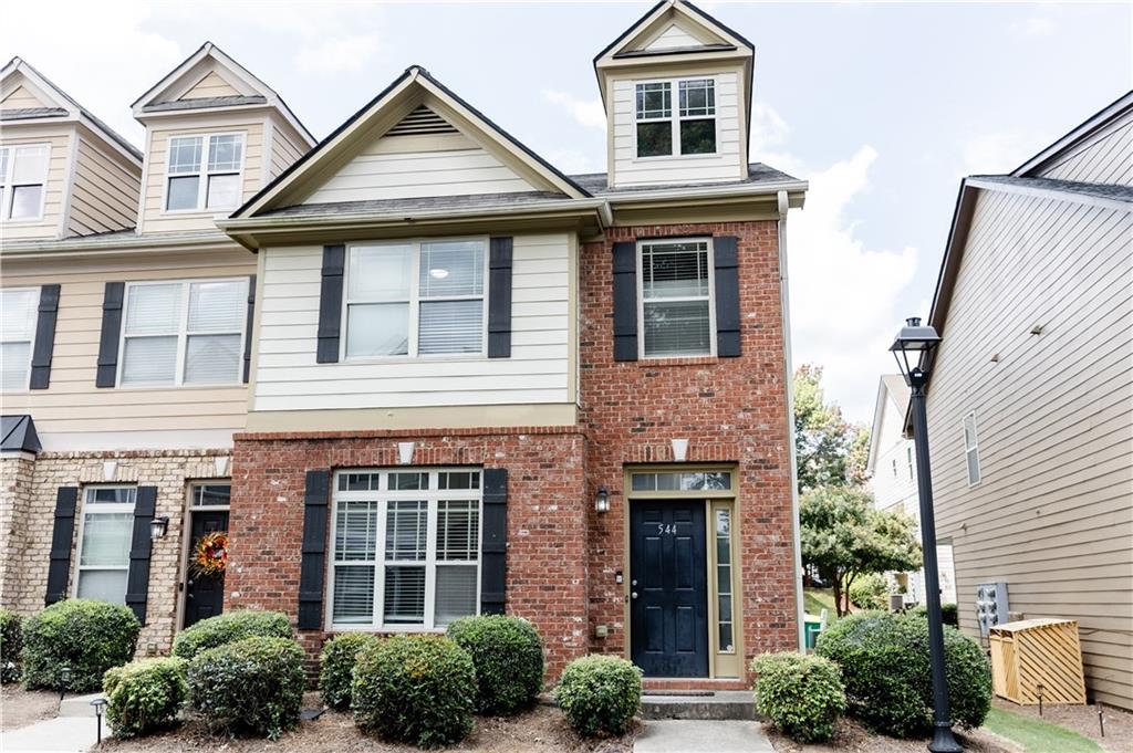 This beautiful end-unit townhome is one of the largest in River Park and is move-in ready! The upper level offers 3 spacious bedrooms, including an oversized master suite with tray ceilings, a walk-in closet, and dual vanities. A total of 2.5 baths provide plenty of convenience for the household.
The main level features an open-concept design with a welcoming family room, dining area, and Kitchen.
River Park HOA includes a pool, tennis courts, clubhouse, fitness center, playground, picnic area, fire pit, and sidewalks on both sides of the street.
Enjoy easy access to I-575, Downtown Woodstock, The Outlet Shoppes, restaurants, shopping, entertainment, and more.
