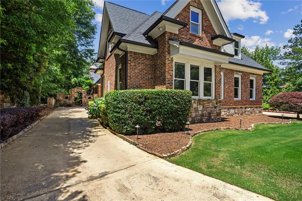 5322 Legends Drive