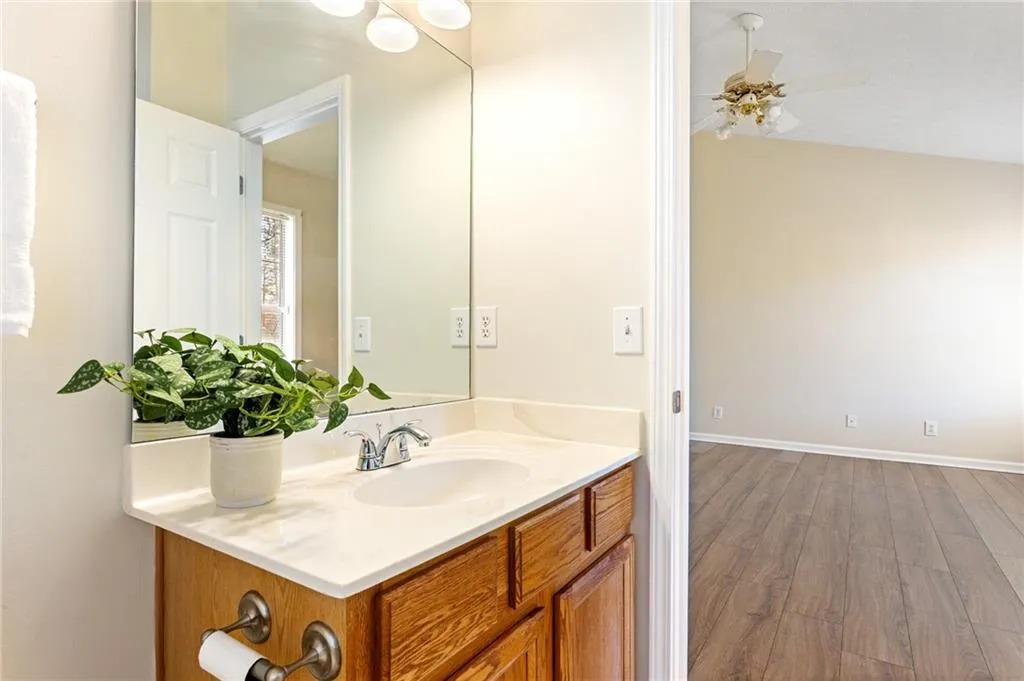 Powder Springs, Georgia 30127, United States, 3 Bedrooms Bedrooms, ,2 BathroomsBathrooms,Residential,Pending,77002