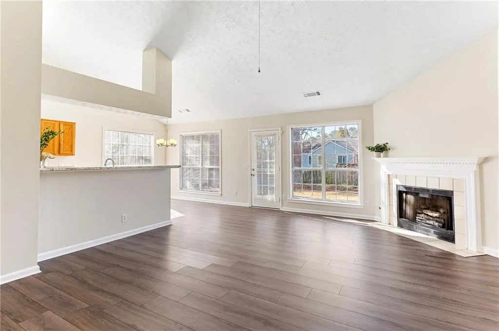 Powder Springs, Georgia 30127, United States, 3 Bedrooms Bedrooms, ,2 BathroomsBathrooms,Residential,Pending,77002