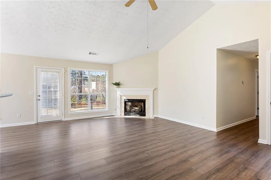 Powder Springs, Georgia 30127, United States, 3 Bedrooms Bedrooms, ,2 BathroomsBathrooms,Residential,Pending,77002