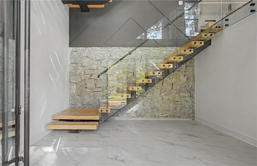 4250 Carmain Drive NE