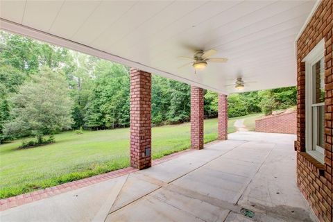 A home in Dacula