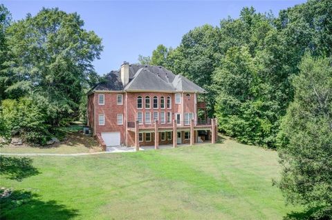 A home in Dacula