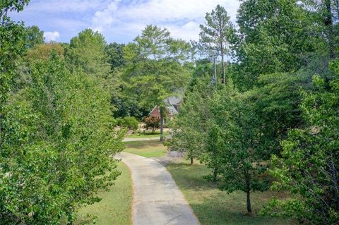 A home in Dacula