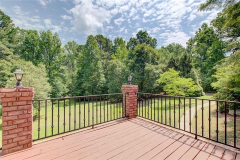 A home in Dacula