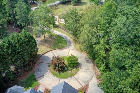 A home in Dacula