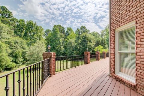 A home in Dacula