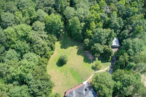 A home in Dacula