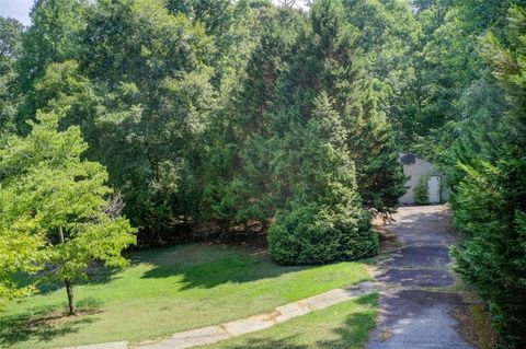 A home in Dacula