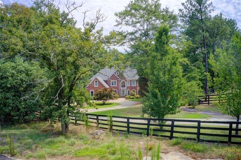 A home in Dacula