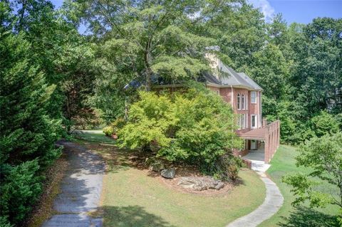 A home in Dacula