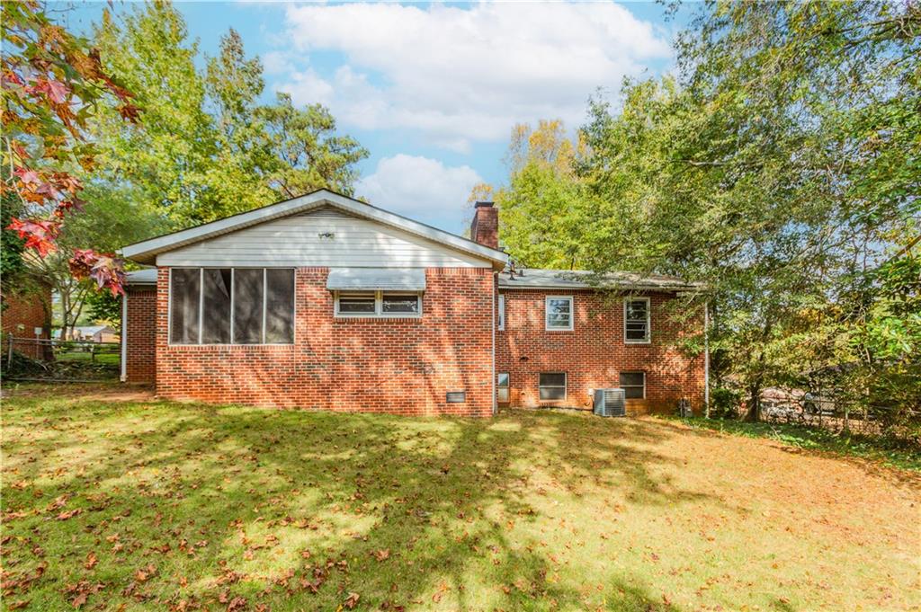 903 Longleaf Drive, Forest Park, Georgia image 29