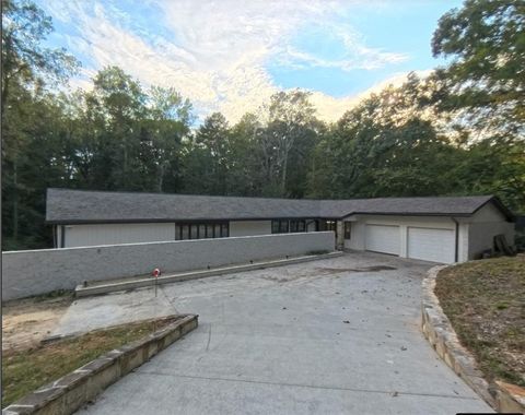 Photo of 1351 Paces Forest Drive NW, Atlanta, GA 30327 (MLS # 7664710)