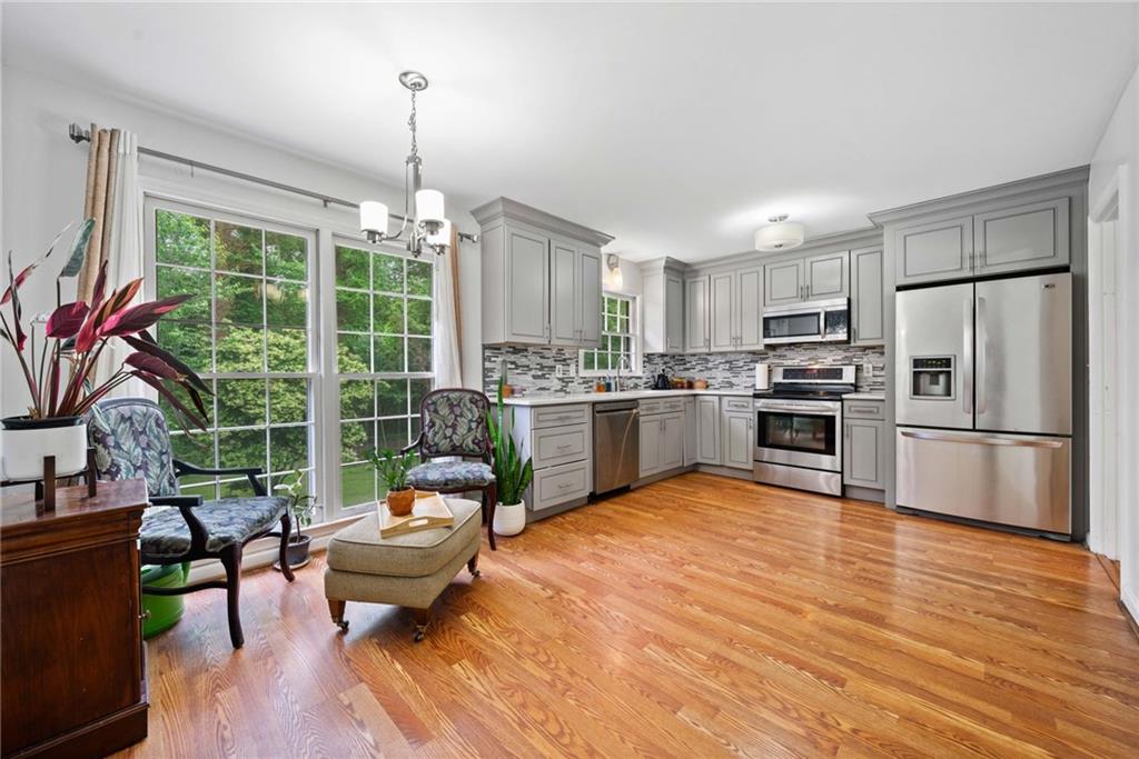 1448 Drayton Woods Drive, Tucker, Georgia image 3
