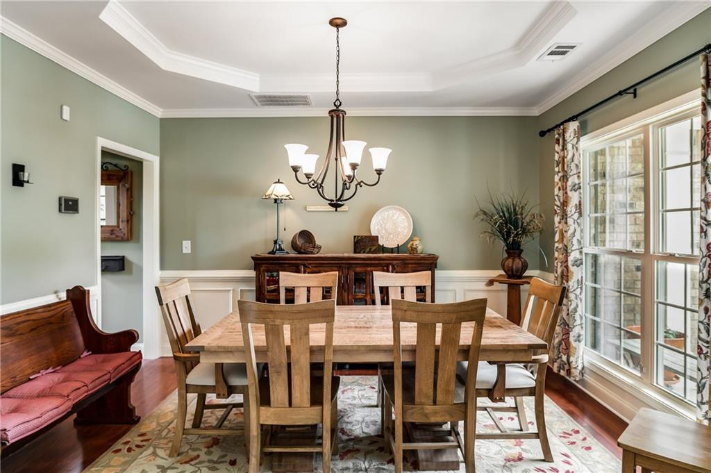 768 King Sword Court SE