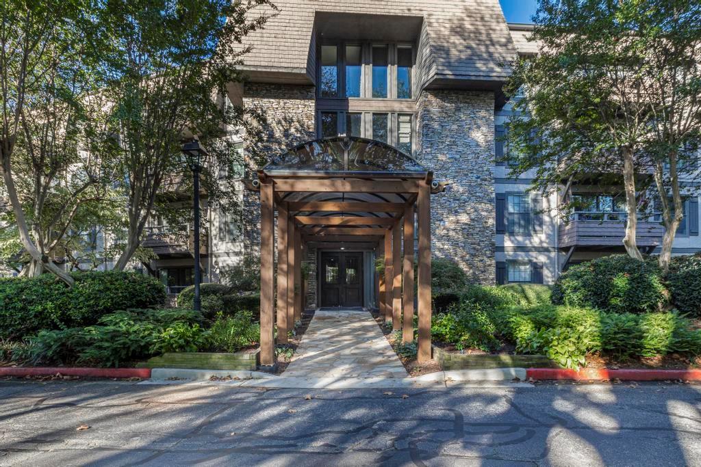1303 Highland Bluff Drive #303, Atlanta, Georgia image 13