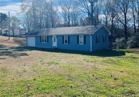 Homes For Sale - 201 Grogan Road<br/> White, GA 30184