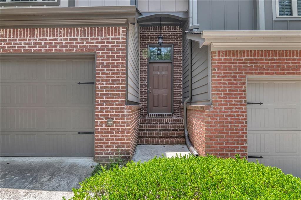 109 Creighton Lane