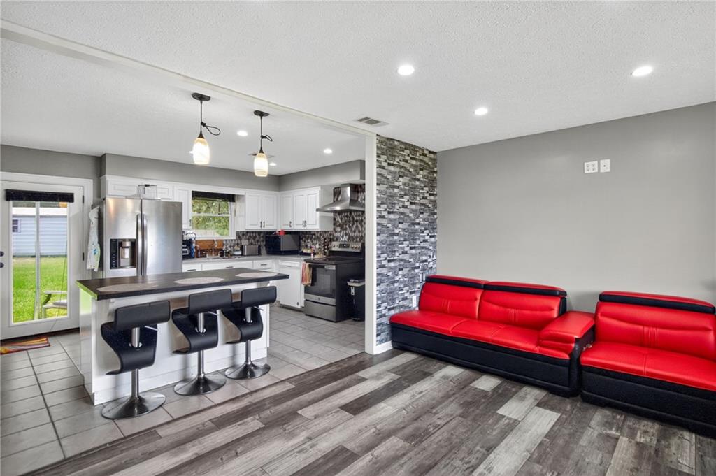 302 Larbre Road