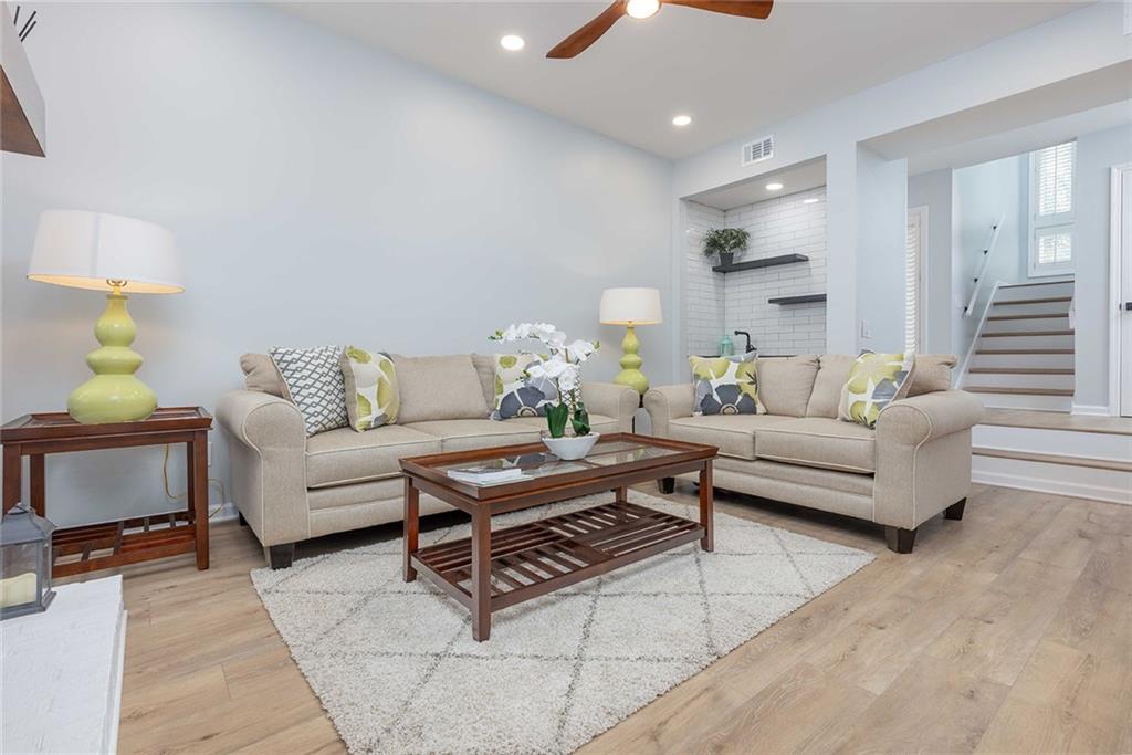 1932 Variations Drive NE