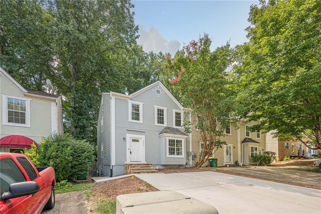 6614 Meadow Green Circle