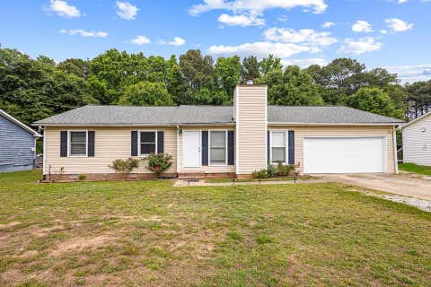 Homes For Sale - 1631 Rose Garden Lane<br/> Loganville, GA 30052