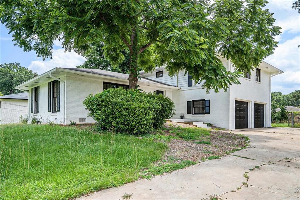 Photo of 1894 Twin Falls Road, Decatur, GA 30032 (MLS # 7704151)