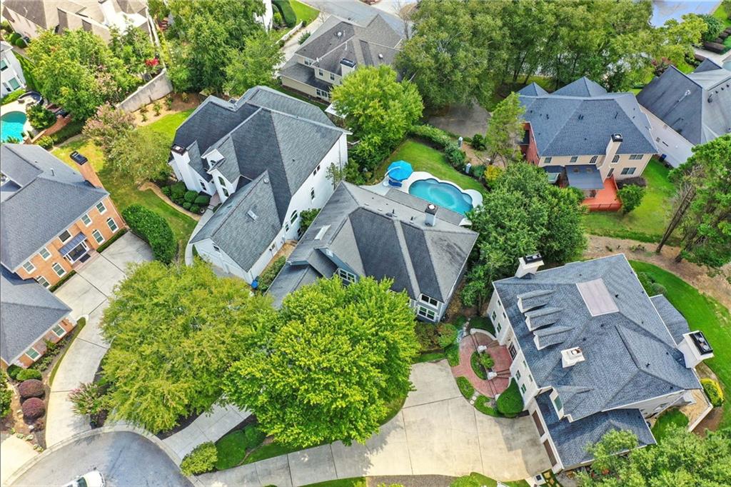 Your EAST COBB RETREAT Awaits in Highly Sought After Chattahoochee Plantation!! BEST SCHOOLS in Cobb!! Open Concept with Wet bar on the Main Level is every Entertainers Dream! Architectural Detail Throughout!! Oversized Windows Provide Beautiful View of Private Pebble Tec Pool!! Renovated Bathrooms Throughout!! Newer Kitchen Appliances! OVERSIZED PRIMARY SUITE & PRIMARY BATH boasts Natural Light from every angle!! Enjoy Grilling on Your Outdoor Deck with Deck System while Watching Guests Have Fun in the Heated Pool!! Private Backyard & Cul-de-sac Lot!
Easy Access to Chattahoochee River National Park Trails and Atlanta Country Club!!
