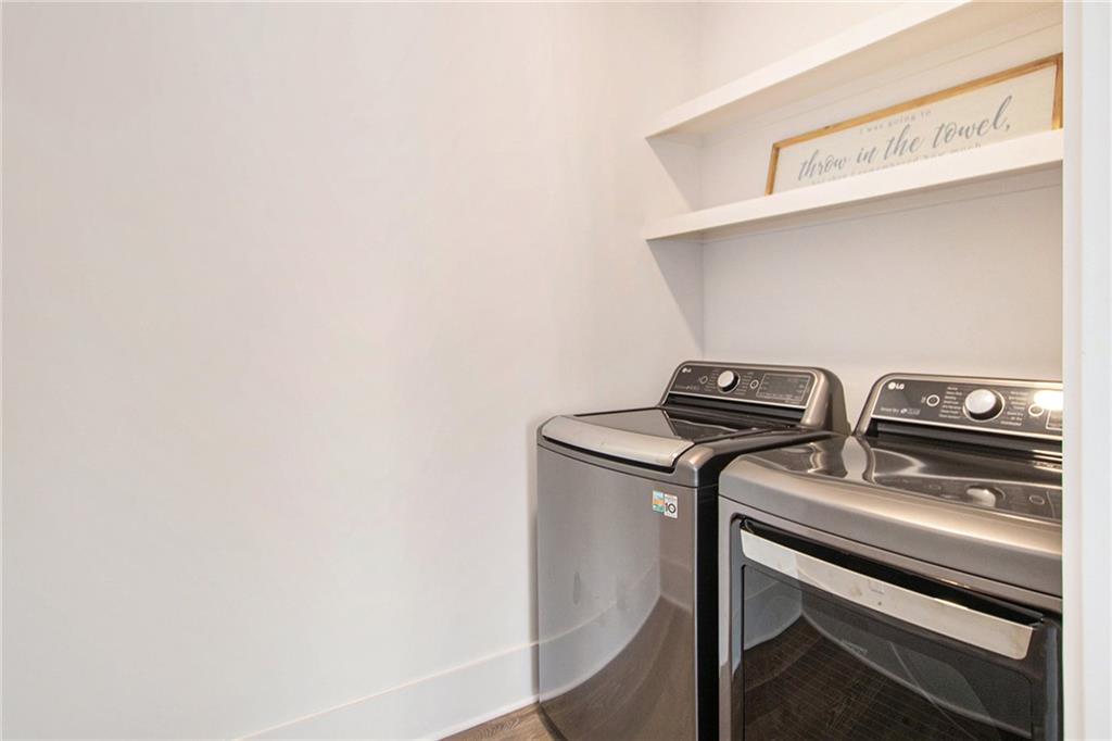 Photo 13 of 25 of 490 Heatherden Avenue townhome