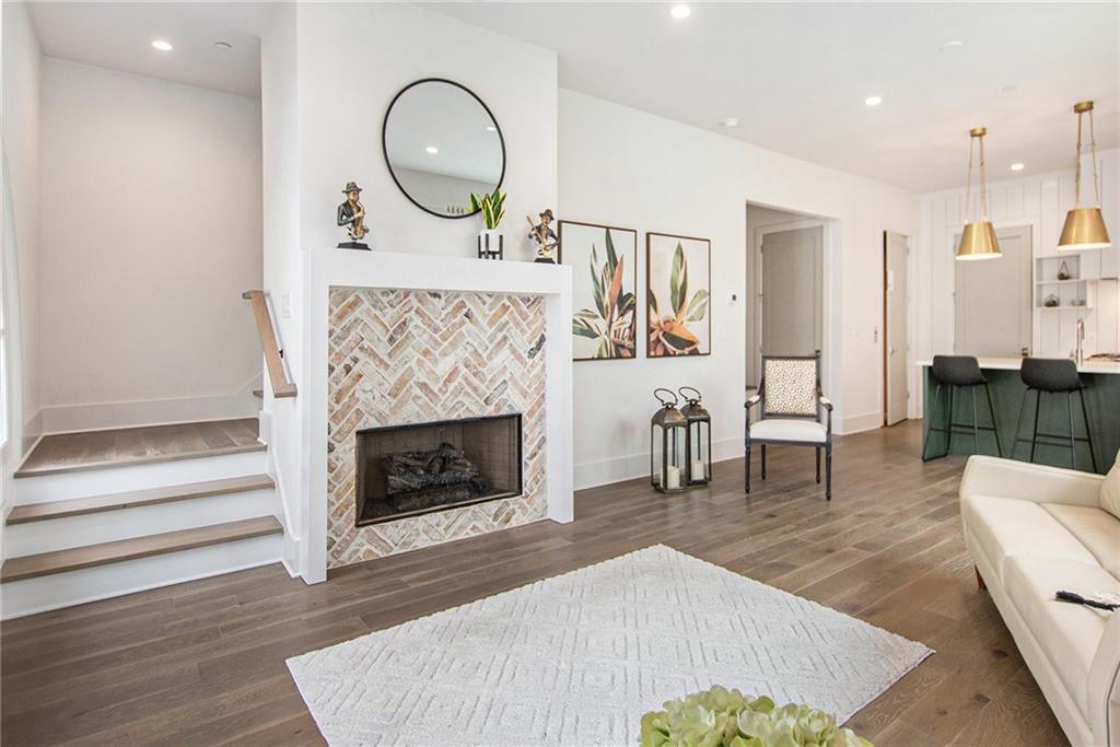 Photo 3 of 25 of 490 Heatherden Avenue townhome