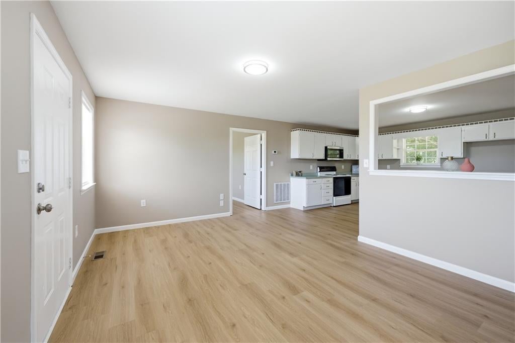 894 Lakeview Drive