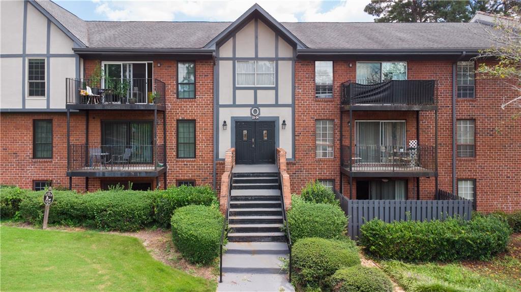 Beautifully updated 2 bedrooms, 2 bathrooms condo nestled in the desirable Foxcroft Community of Sandy Springs. This inviting home has been recently painted, offering a fresh and modern aesthetic that’s ready for you to make it your own.Enjoy an open and airy layout perfect for both relaxation and entertainment. Two generously sized bedrooms provide ample space and comfort, complemented by large windows allowing natural light to flood the rooms. Conveniently situated in the heart of Sandy Springs, this condo is just minutes away from restaurants, the Sandy Springs City Center, shopping centers, and excellent schools. With easy access to GA-400 and I-285. This condo is perfect for first-time buyers, downsizers, or anyone looking for a low-maintenance lifestyle in a vibrant community. Don’t miss your chance to call this lovely home your own!