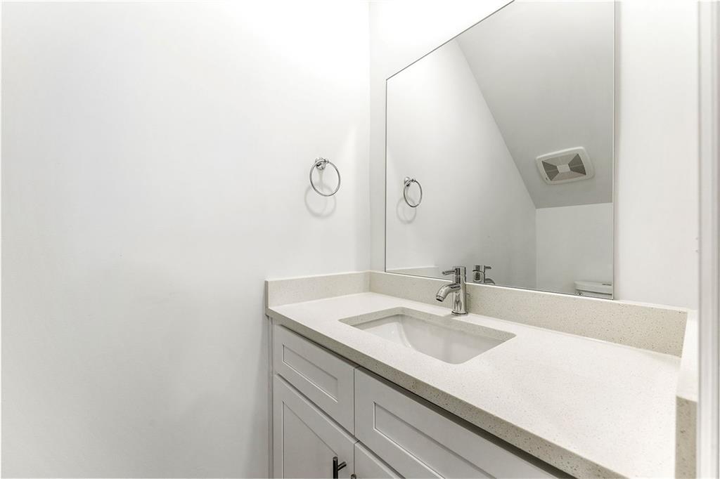 585 Ira Street, Atlanta, Georgia image 12