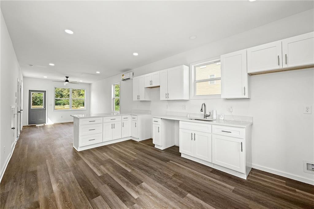 585 Ira Street, Atlanta, Georgia image 7