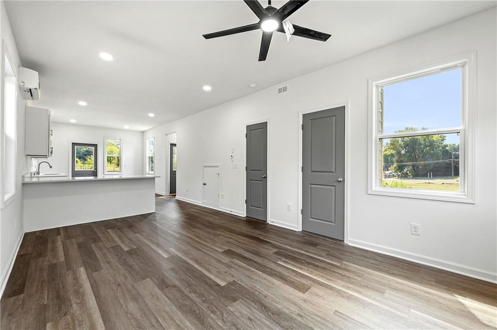 585 Ira Street, Atlanta, Georgia image 11