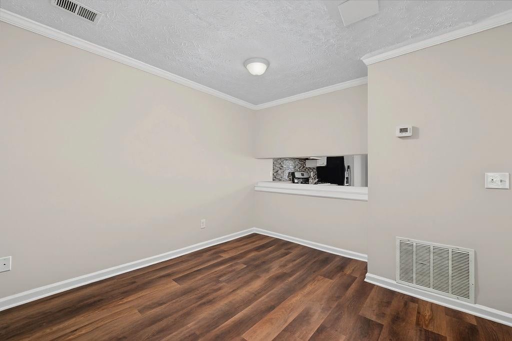 2041 Charter Manor