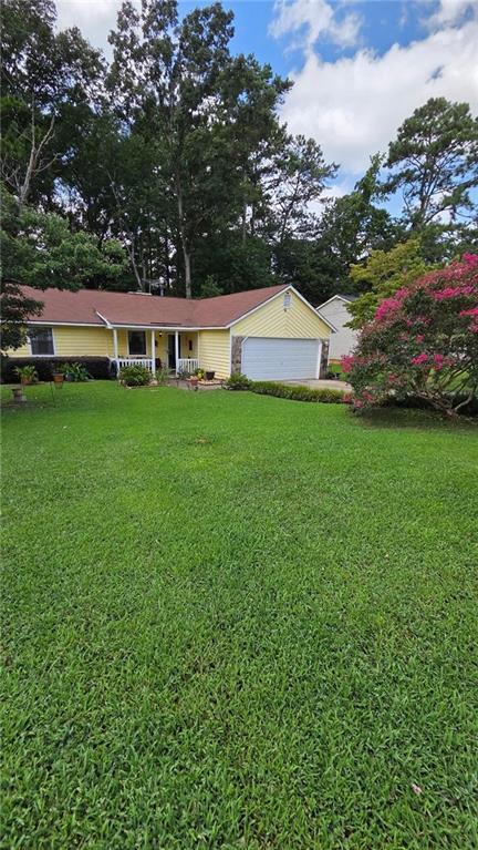 New Listing – Jonesboro, GA – $240,000 ? ?? 3BR / 2BA Ranch – Move-In Ready! Charming ranch with open floor plan, upgrades throughout, and a 2-car garage. Enjoy a fenced backyard, large deck, and storage building—perfect for entertaining or relaxing. Buyer Bonuses: $2,000 closing costs with full offer closing by Sept. 30, 2025 One-year home warranty included ?? Call Dionne at 404-729-7744 to schedule a showing. Mon–Fri after 3 PM; Sat & Sun all day Please allow 24-hour notice and schedule via ShowingTime. Don’t miss this Jonesboro gem!