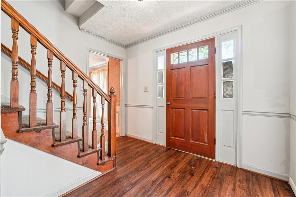 1366 Maple Ridge Drive, Suwanee, Georgia image 3