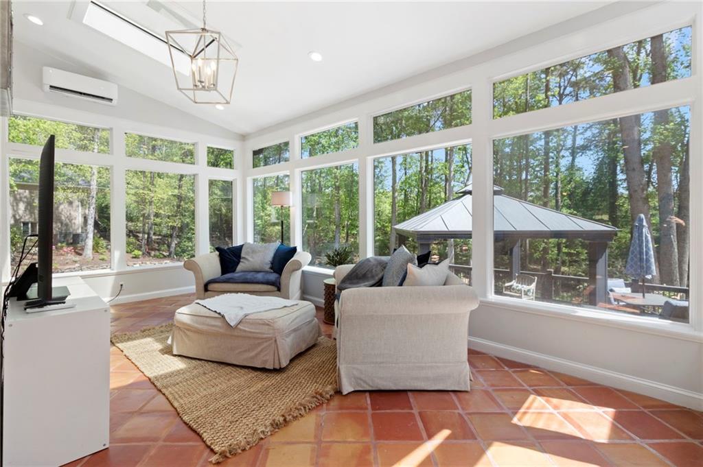5790 Heards Forest Drive, Atlanta, Georgia image 15