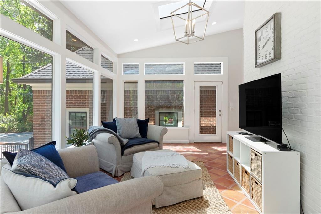 5790 Heards Forest Drive, Atlanta, Georgia image 16
