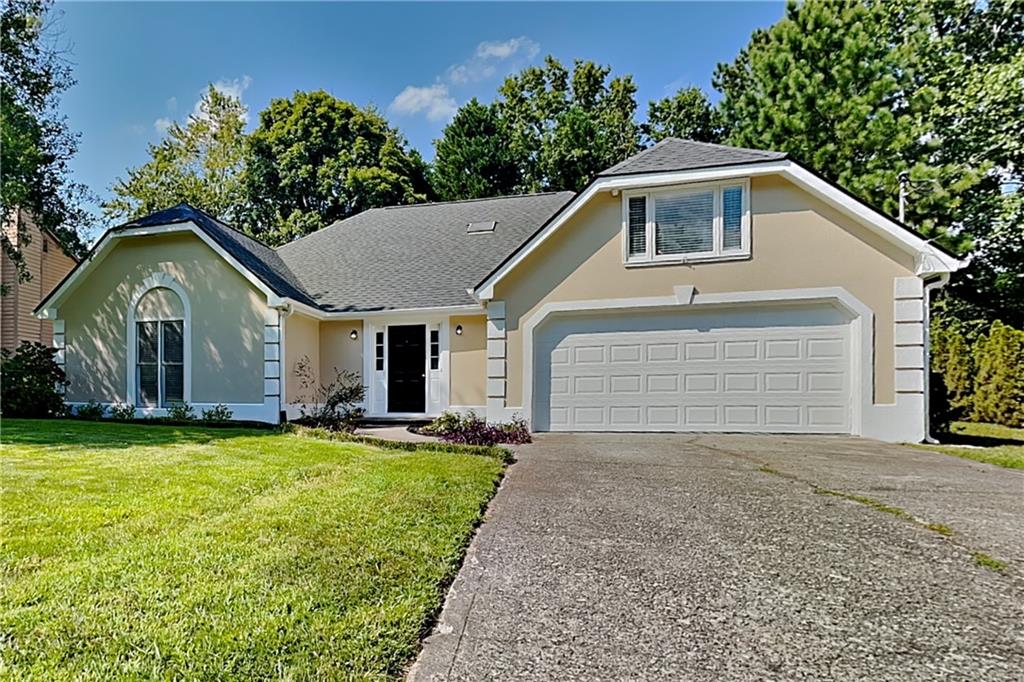 Charming 3 bed, 3.5 bath, 2,414 sqft home in Stone Mountain! Open kitchen concept with updated counters and a spacious living room. Primary suite with attached bathroom. Spacious backyard, great for gatherings! Pets accepted on a case by case basis. Additional admin fees apply. The Fireplace is decorative. Schedule your showing today! This home is as-is.
This home may be located within a Homeowners Association (HOA) community. If so, residents will be responsible for adhering to all HOA rules and regulations. Please contact your agent or landlord's agent for more information.