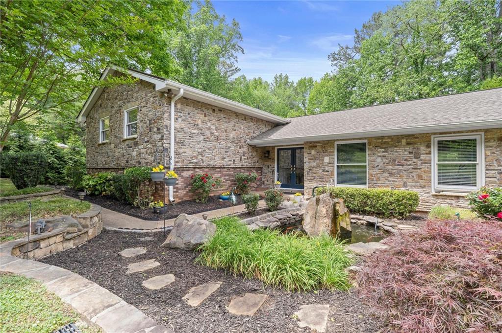 9040 Ruby Lane