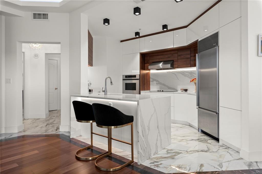2828 Peachtree Road NW 701